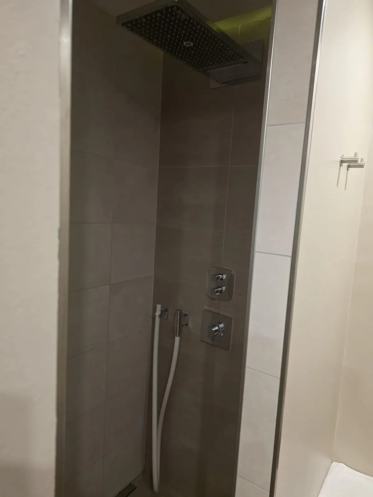 Dusche im Wellnessbereich